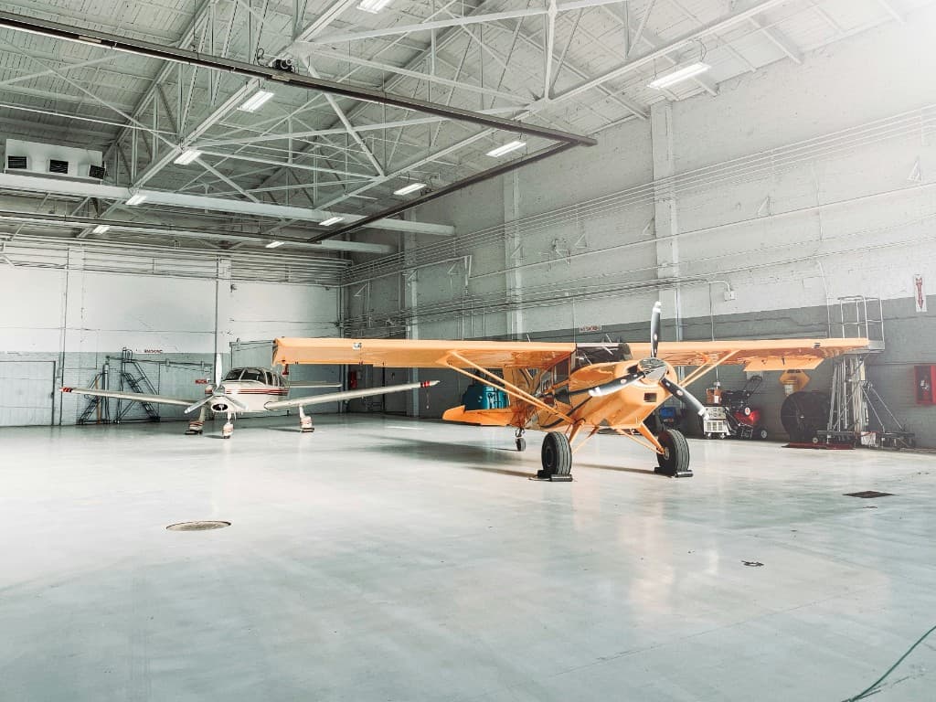 Aircraft hangar